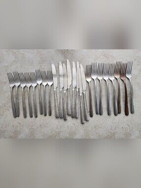 Hammered Stainless Steel Flatware Set in Silver - 24-Piece